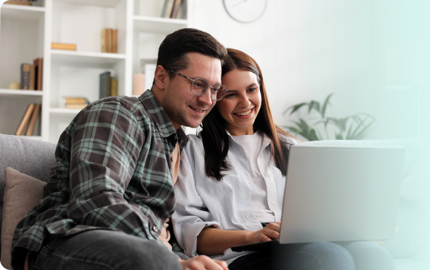 Agent meets with couple image